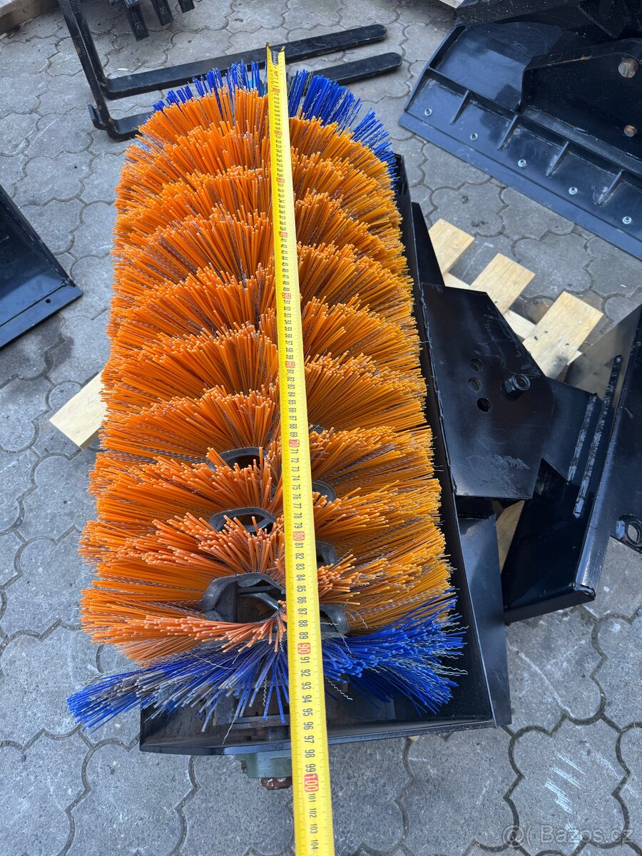 Nový Hydraulický smeták pro mininakladač - 8