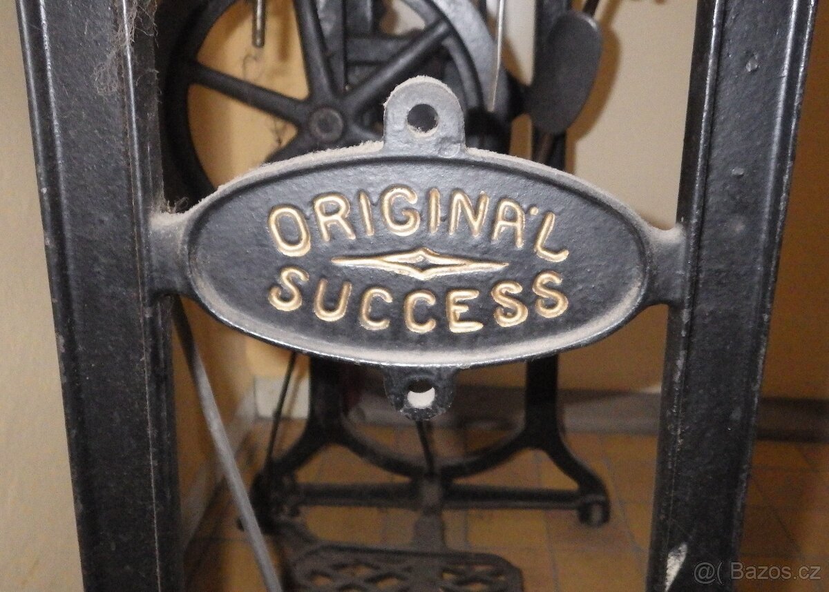 Kožešnický šicí stroj - 8