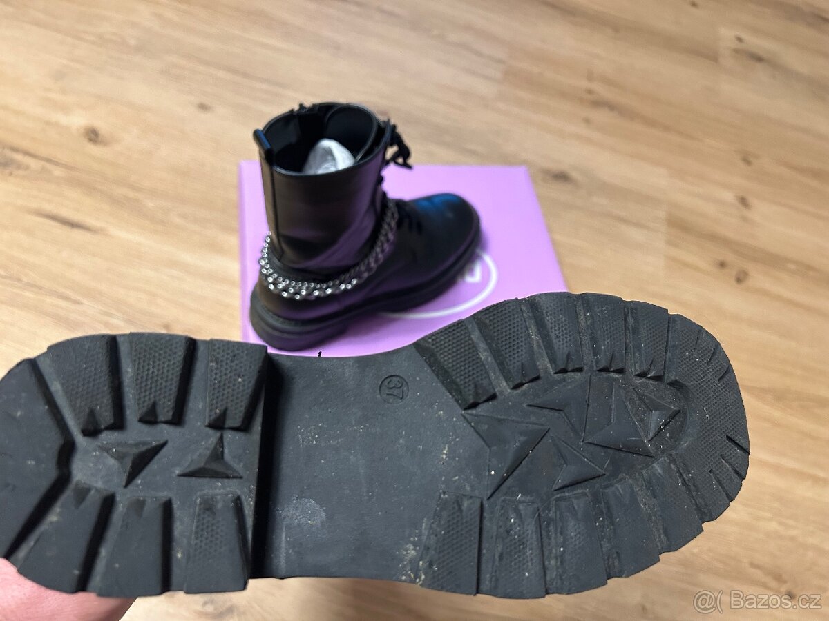 Dívčí zimní boty na platforme vel 37 - 8