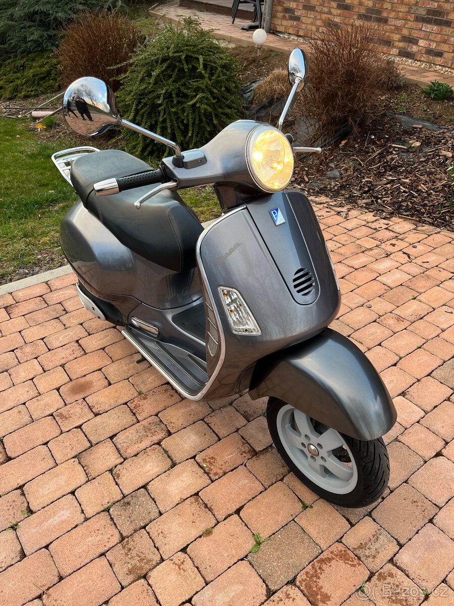 Vespa 200 GTS - 8