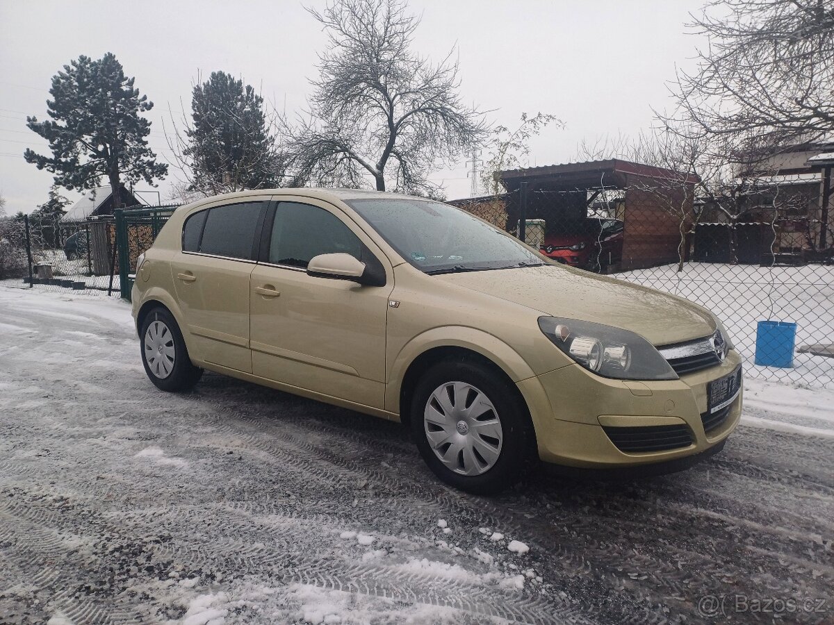 Benzínová Opel Astra 1.6 16V Twinport - 8