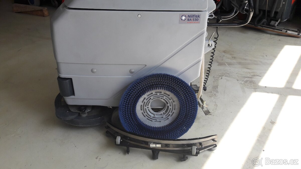 Podlahový mycí stroj Nilfisk BA 530S s vl. pojezdem - 8