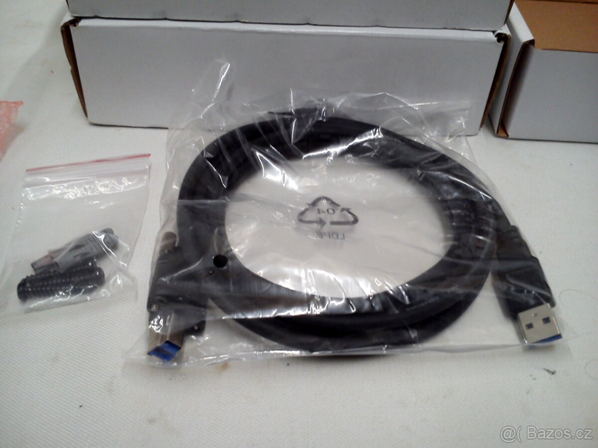 Nové dokovací stanice Basler USB 3.0 - 8