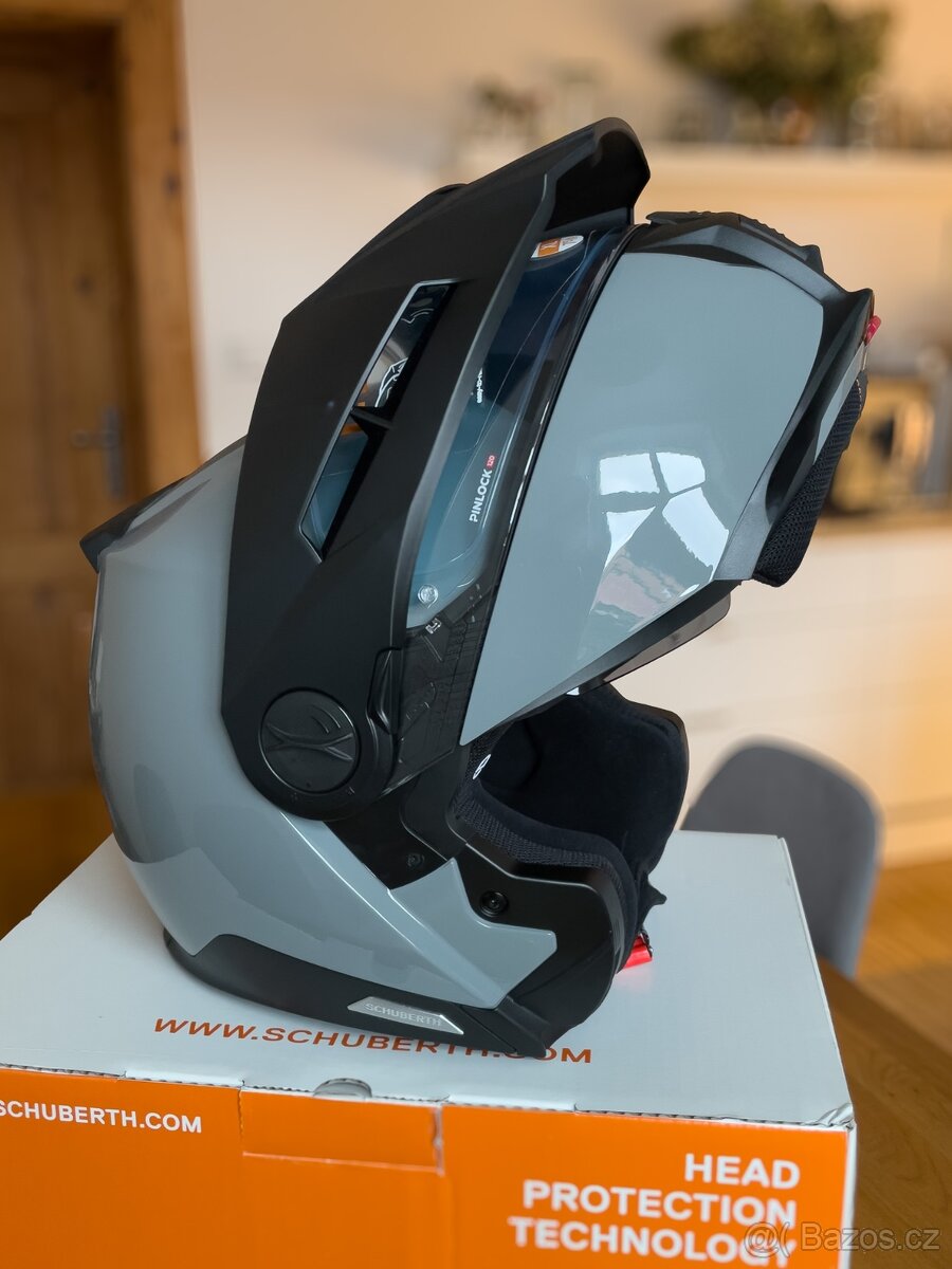 Schuberth E2, velikost 61/XL - 8