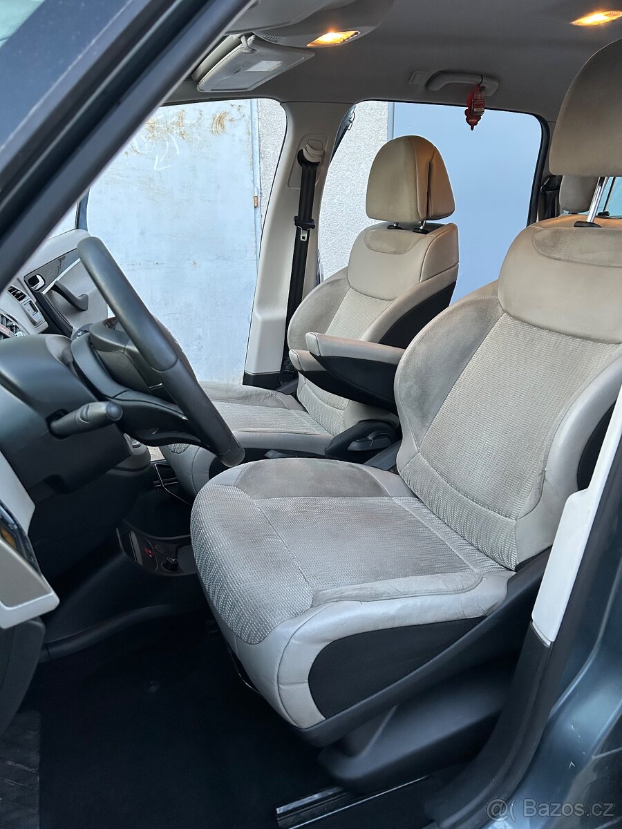 Prodám Citroën C4 Picasso 2.0 HDi 150 - 8