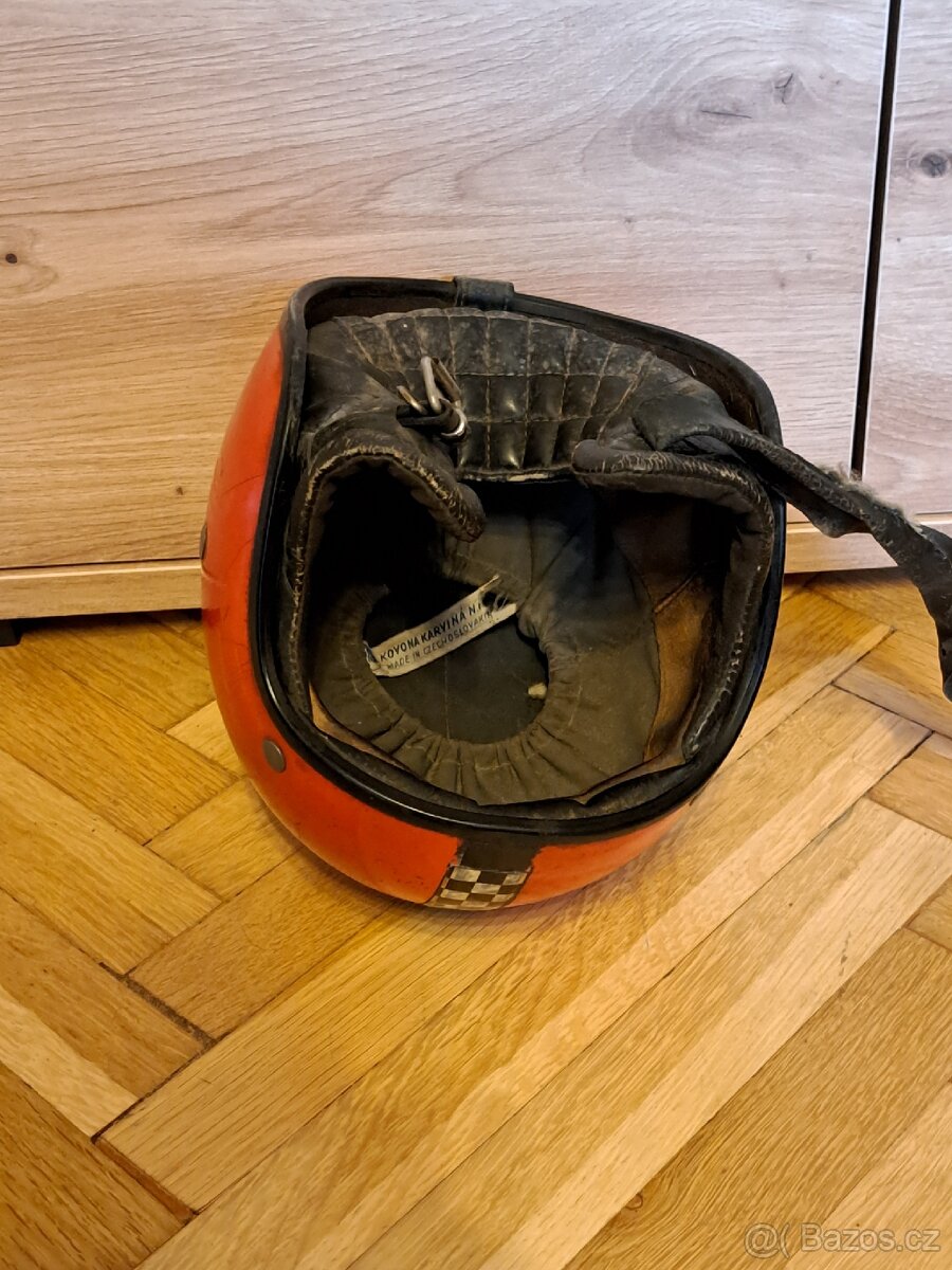Přilba na veterána, retro přilba- KOVONA KARVINÁ- 57-58 - 8