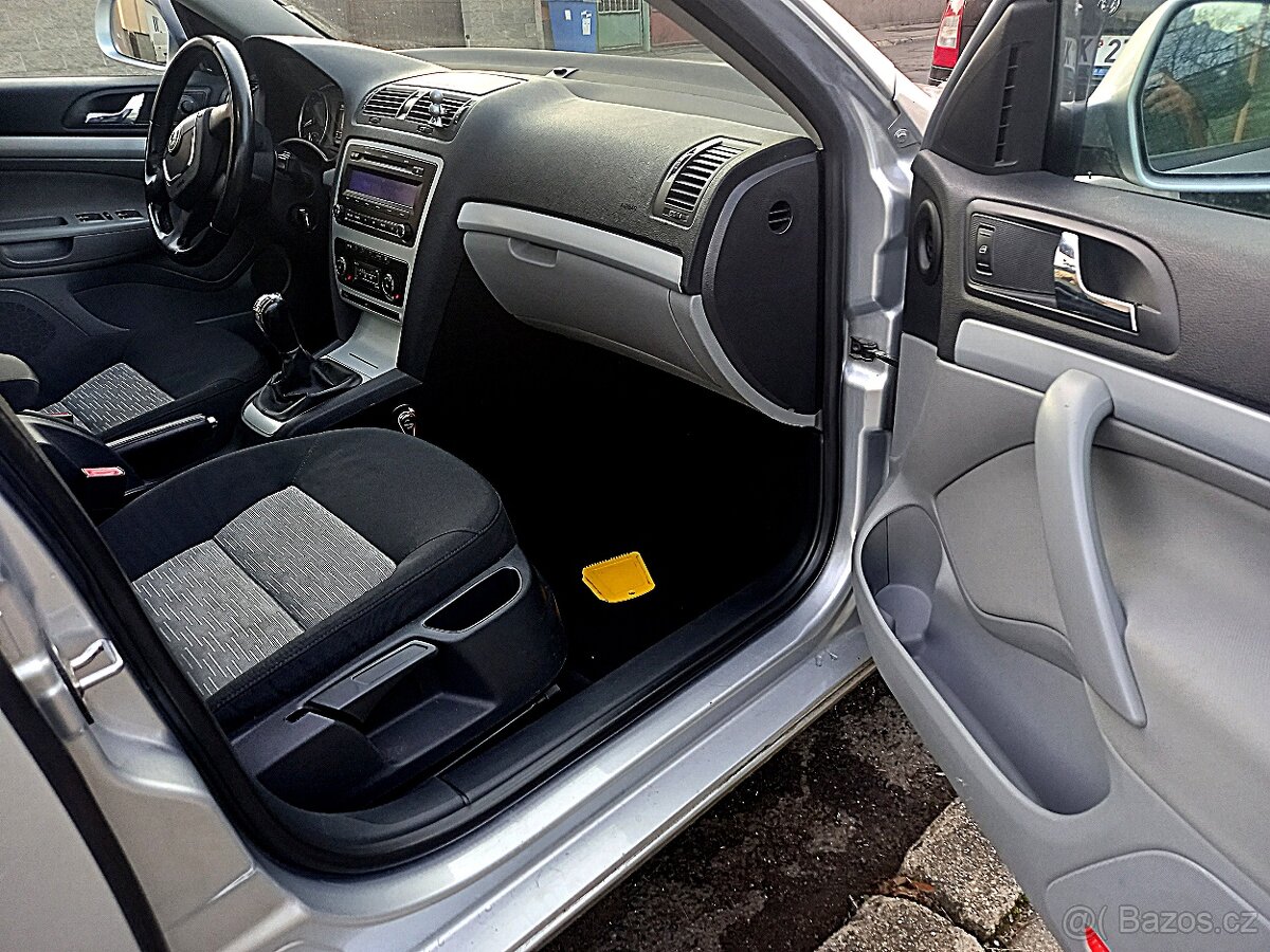 Prodám škoda octavia 2 facelift 1.2tsi 77kw - 8