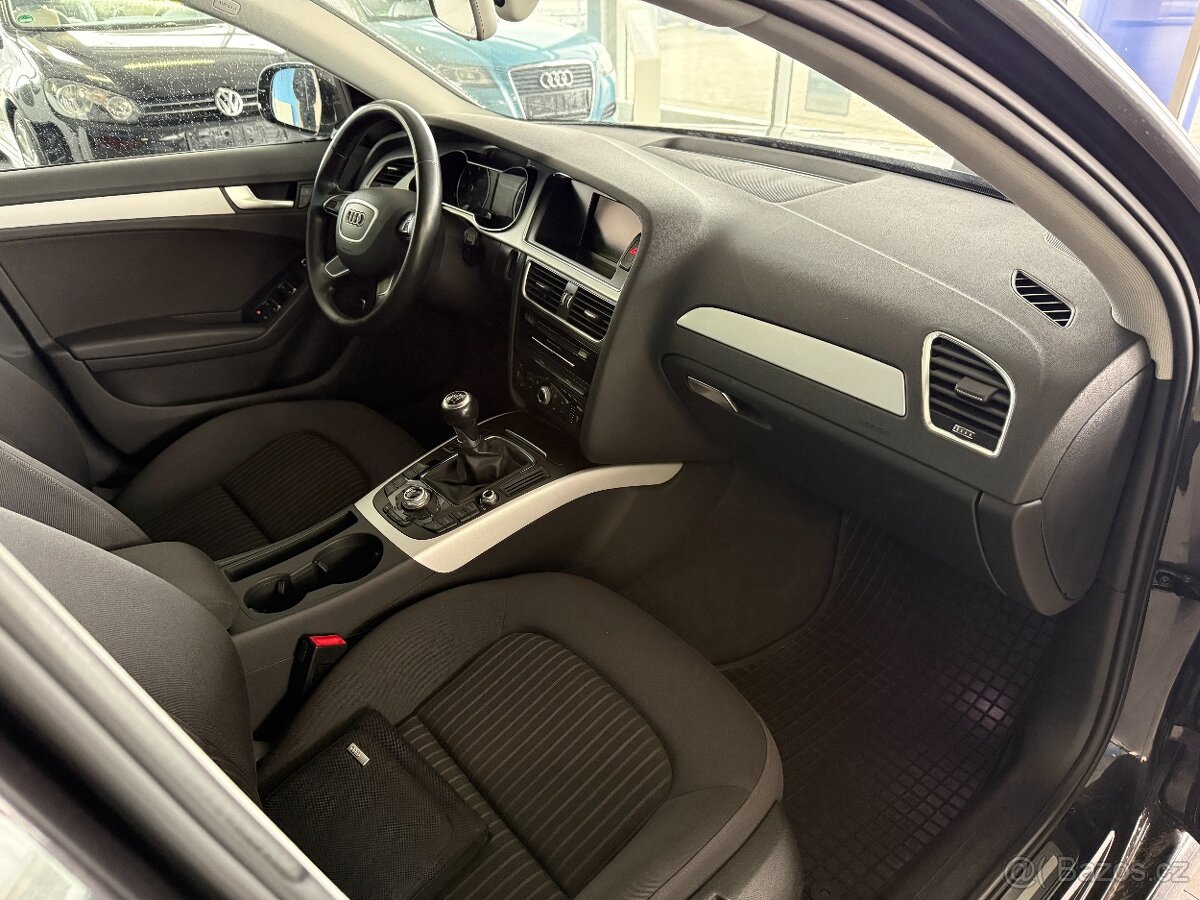 Audi A4 Avant 2,0 TDI 110kW,SERVISKA,S-LINE - 8