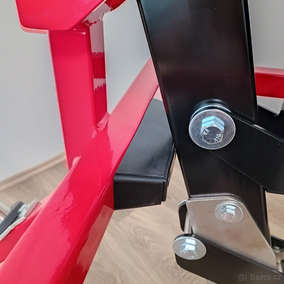 Posilovací stroj na triceps a hrudník - 8