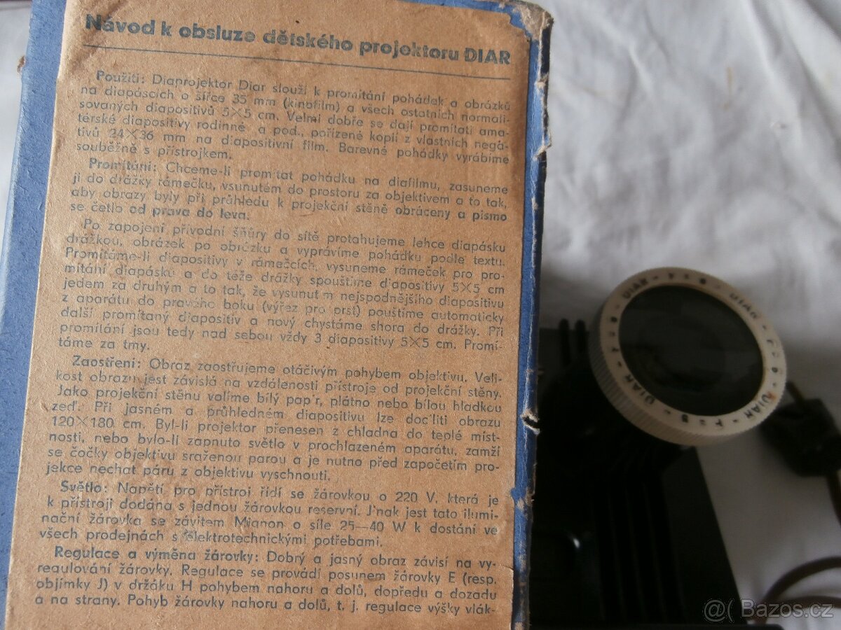 bakelitový projektor DIAR - 8