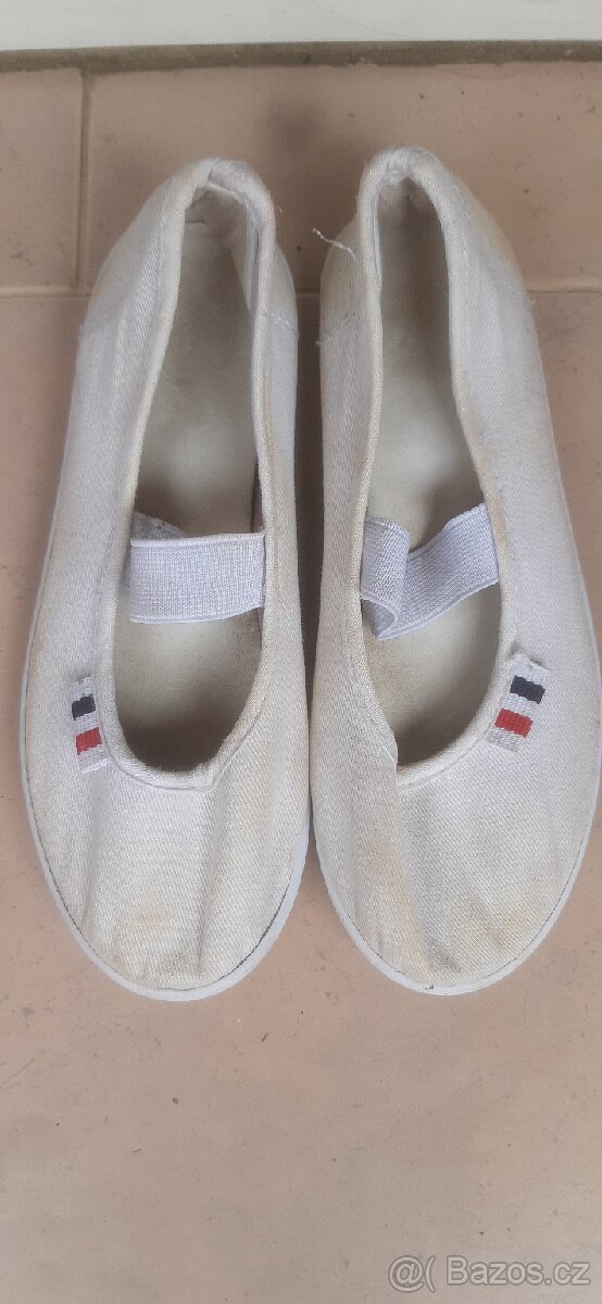 Oblečení na holku, 6-7 let - 8