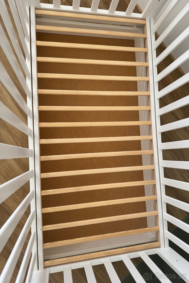 Bila postylka se suplikem a antialergickou matraci - 8