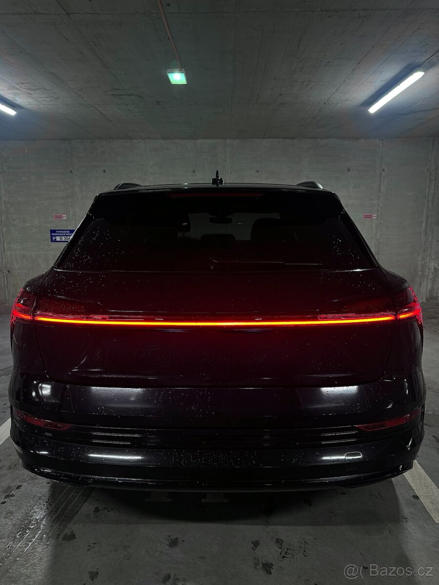 AUDI E-TRON 55 QUATTRO 300kw DPH ZÁRUKA - 8