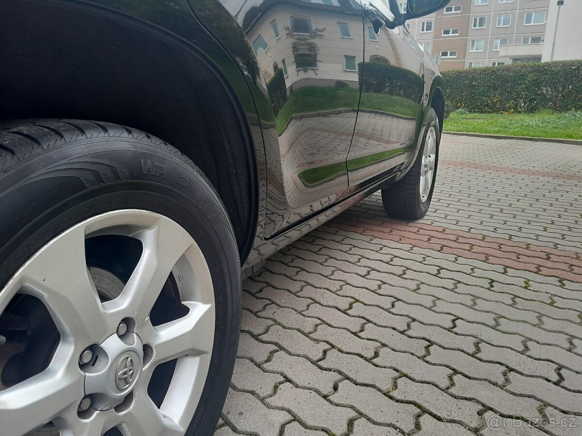 Toyota RAV-4 2,2D-4D 110KW 4x2 - 8