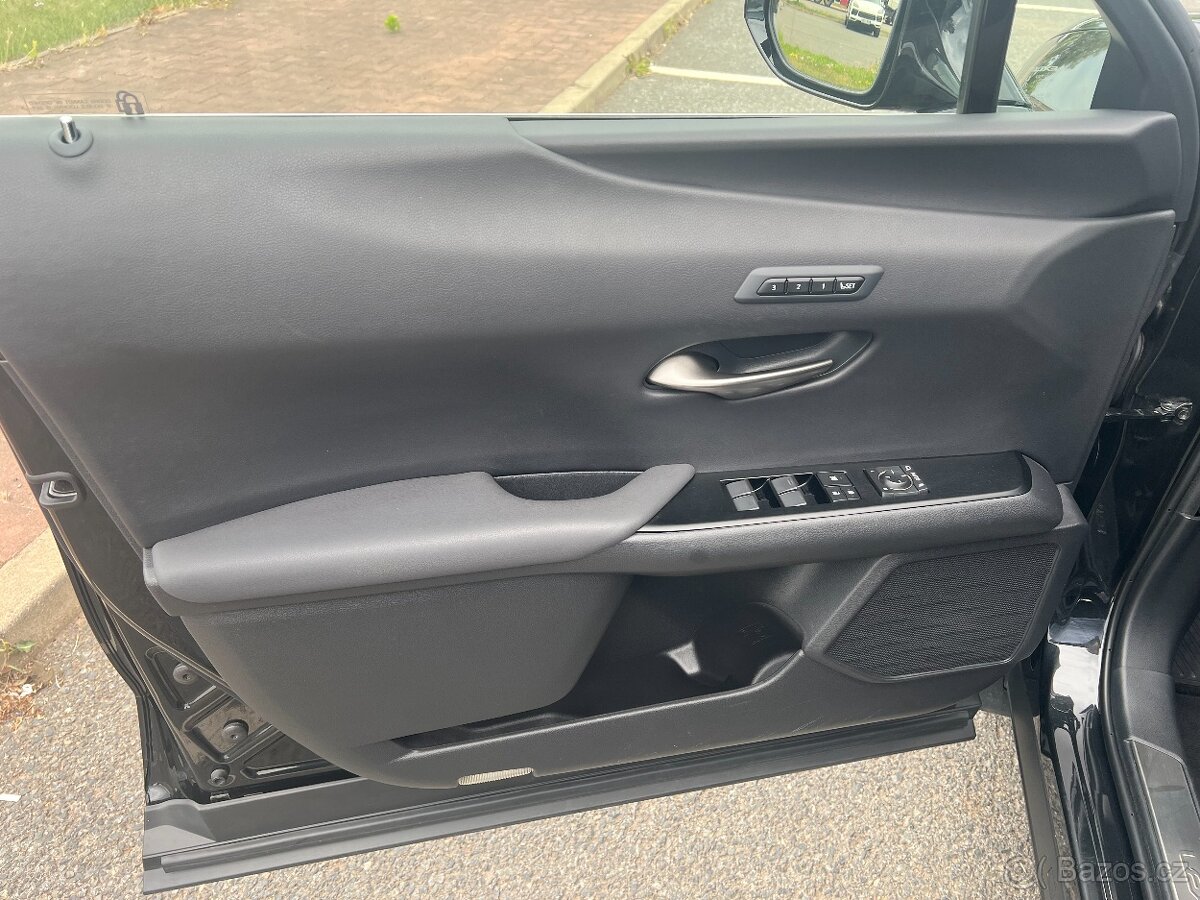 Lexus UX 250h 12/2019, 58 000 km - 8