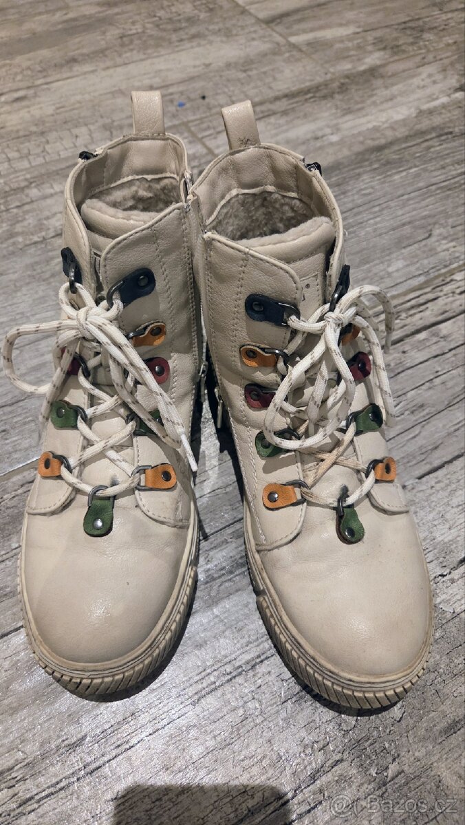 Kotníkové boty s kožíškem Mustang - 8