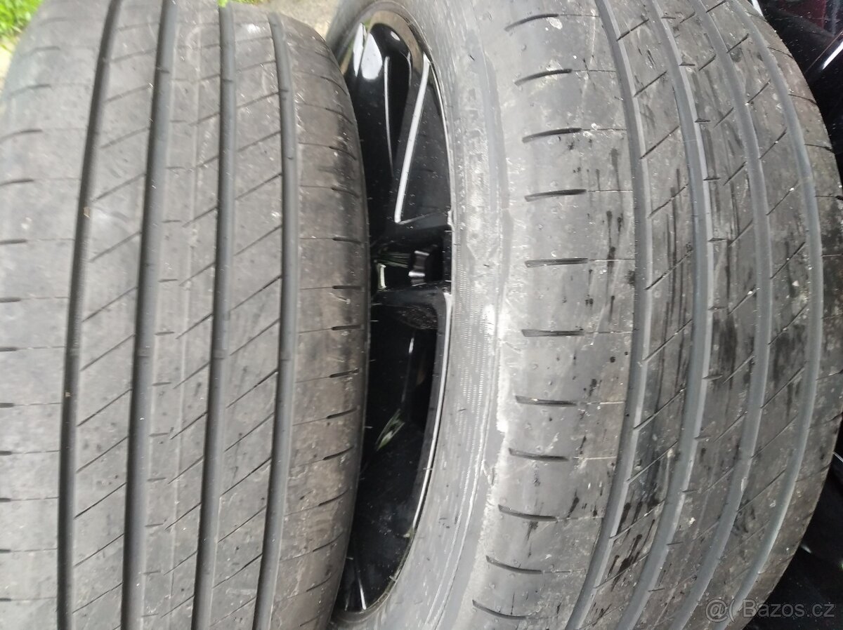 NOVÁ originál alu sada VW Passat B9 18" - 8