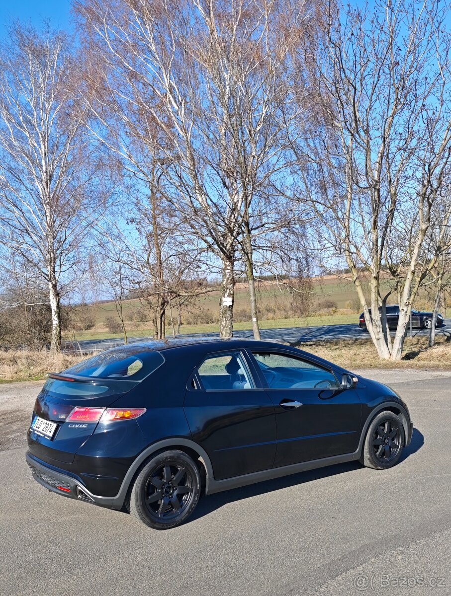 Civic 8G 1.8 103kw 720000km - 8