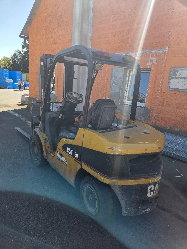 Caterpillar DP30N - 8