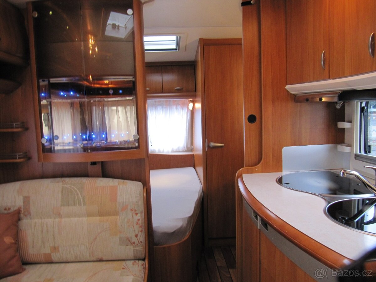 Prodám karavan Hobby 410 sfe,r.v.2007 + mover, markýza ,stan - 8