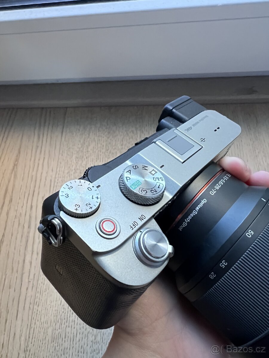 Sony A7C silver + objektiv Sony FE 28-70mm f3.5-5.6 - 8