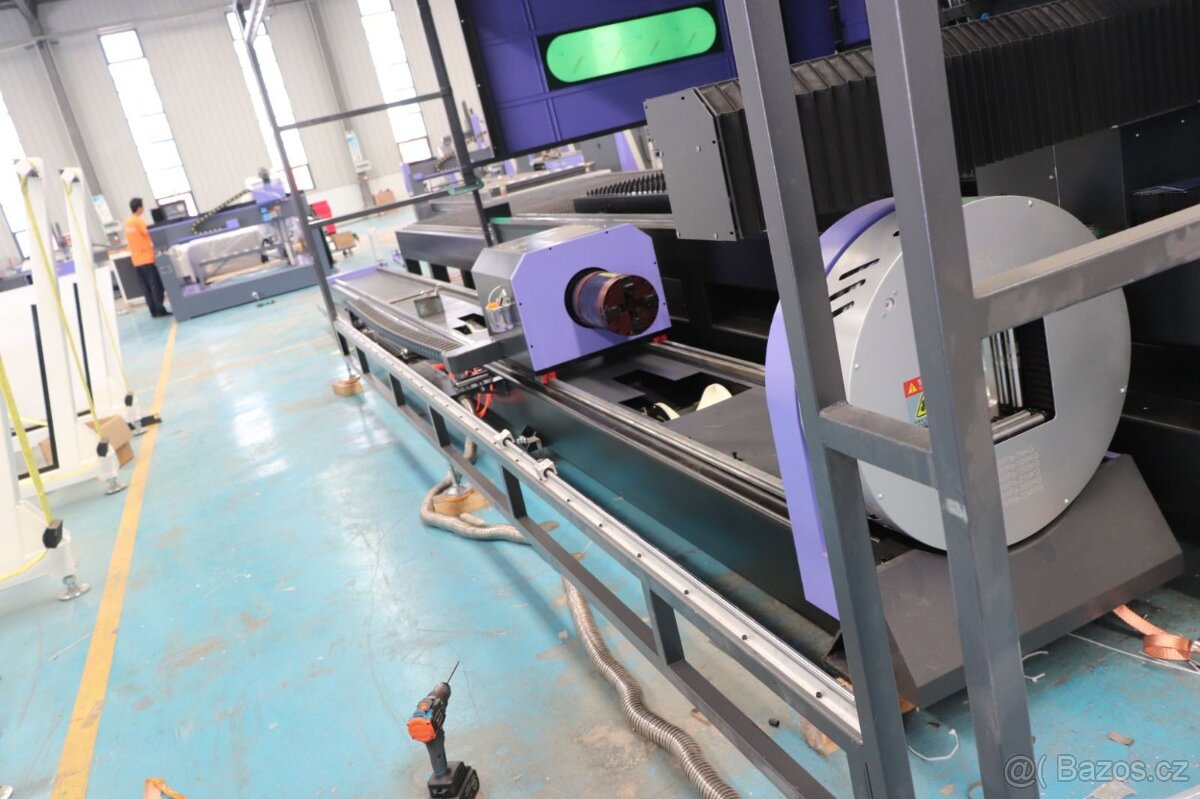 Fiber laser na kov 6kW s kabinou, rotační osou a 2. stolem - 8