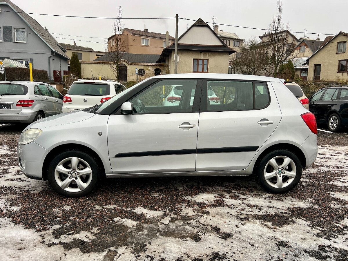 Škoda Fabia 2 1.4i 63 kW Sport Klima,Servis,BezKoroze - 8