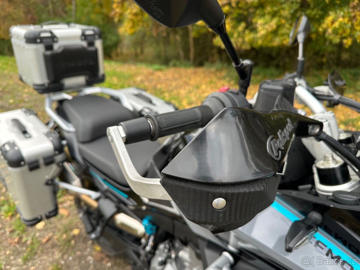 Zimní akce CFMOTO 800MT top stav 9tkm spousta doplňků - 8