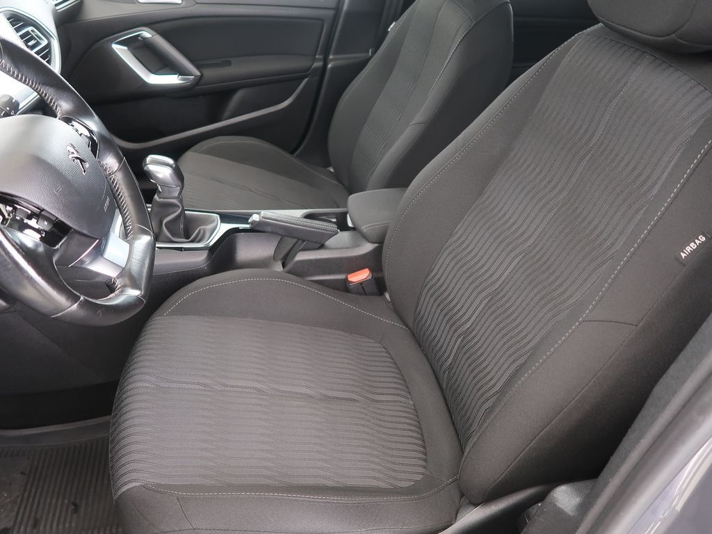 Peugeot 308 1.6HDi,CZ,73kW,Manuál - 8