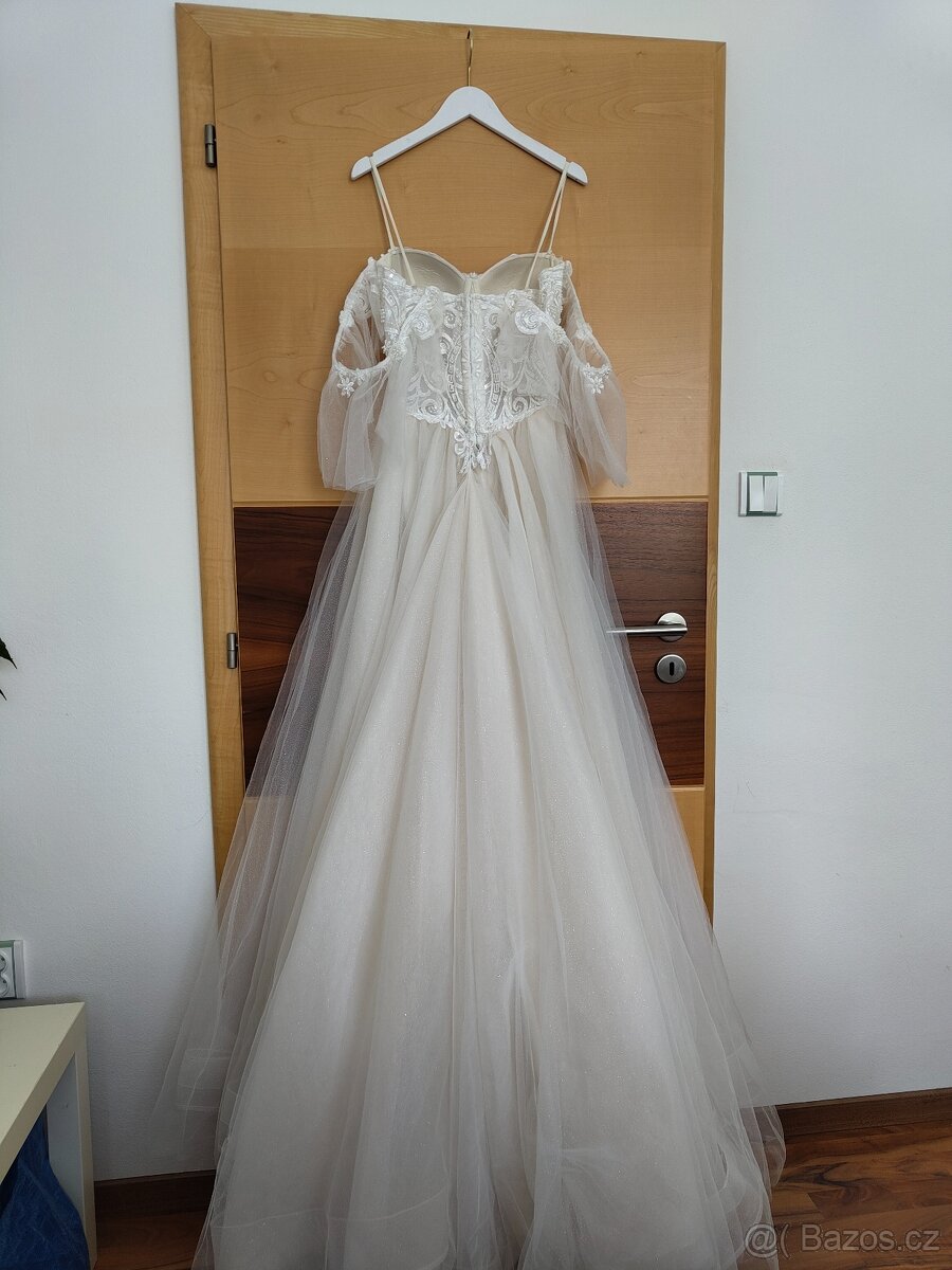 Elegantní svatební šaty - 8