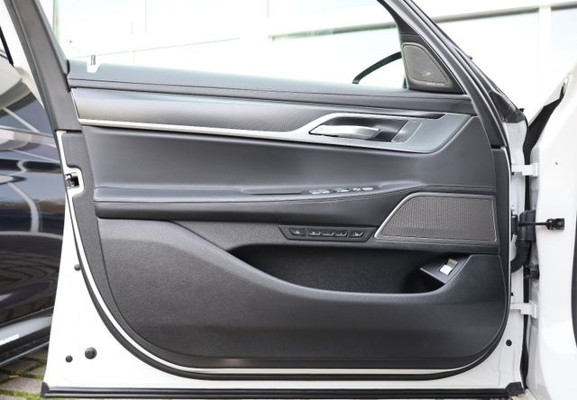 BMW 750Li 2019 - 8