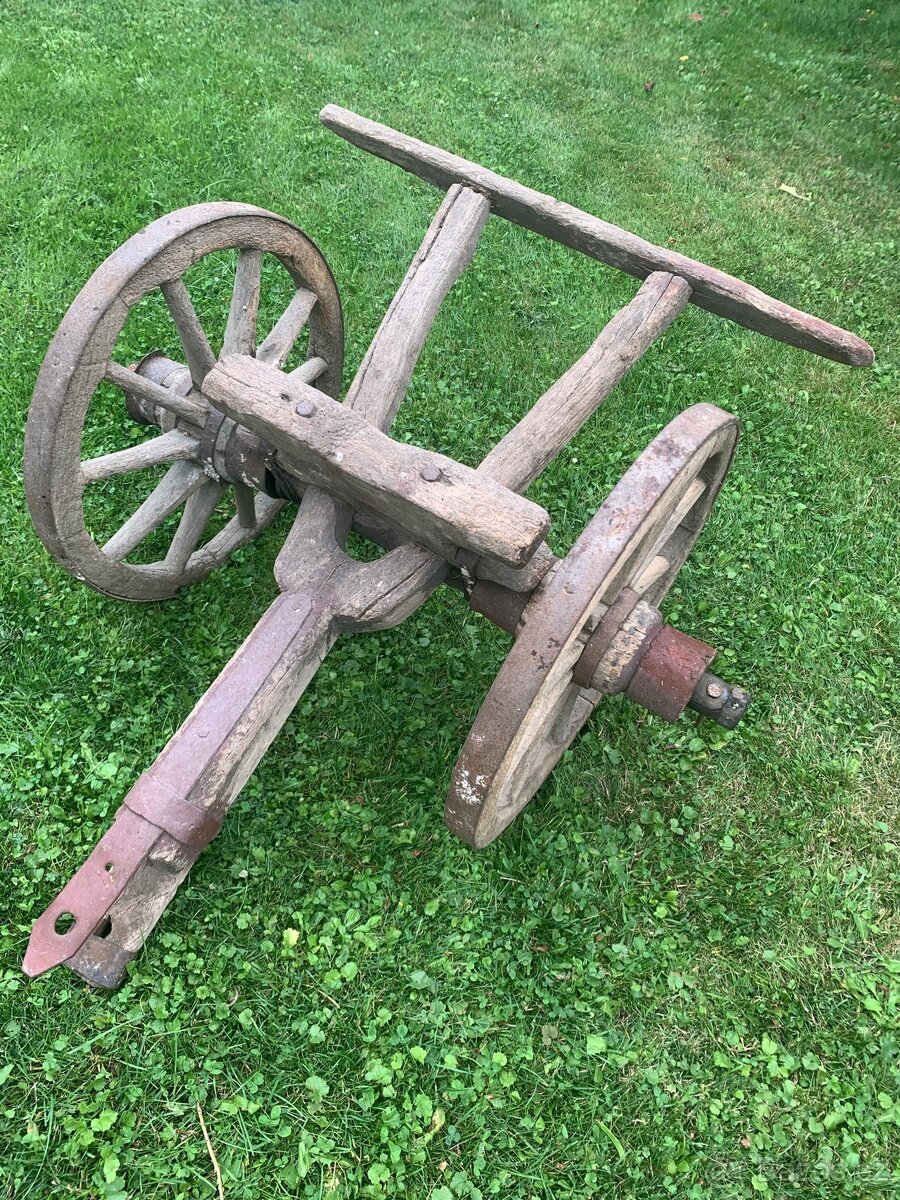 Retro- nákolesník z koňského povozu -loukoťové kola - 8