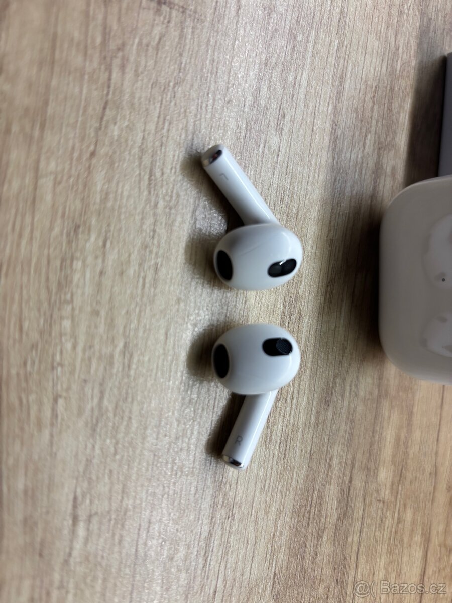 Apple Airpods 3.generace - 8