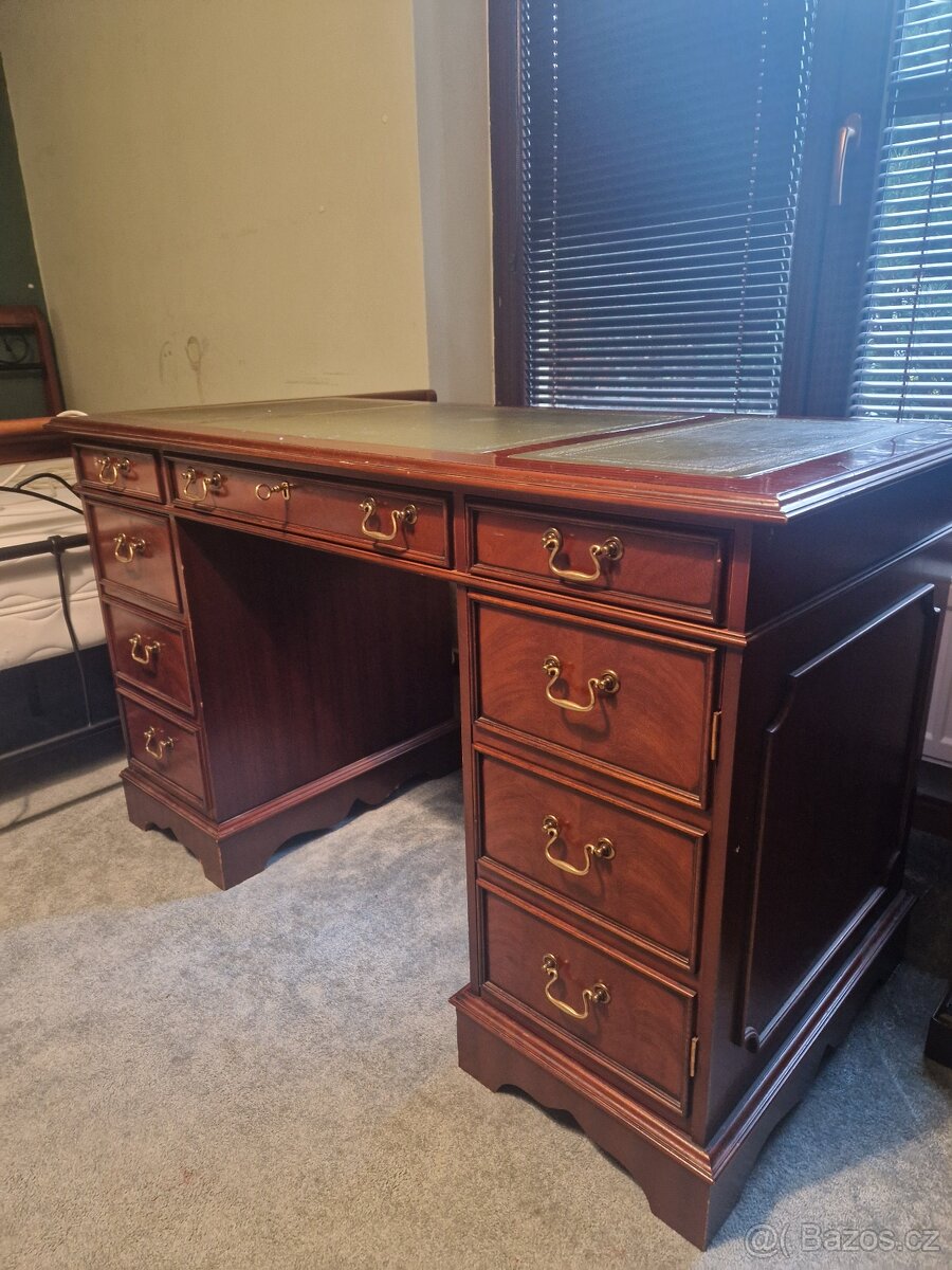 Starožitný nábytek - 8