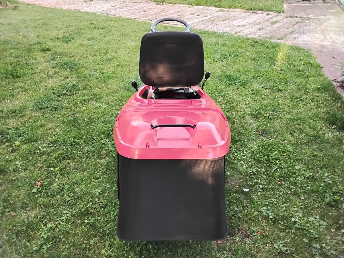 Sekací traktůrek Castelgarden XF140HD - 8