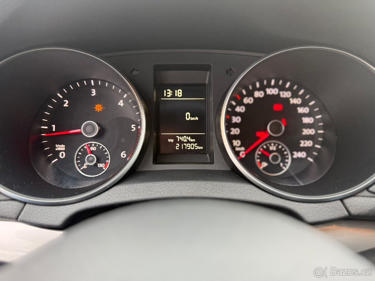 Volkswagen Golf 6 2.0 TDI 81 kW 2009
- 8