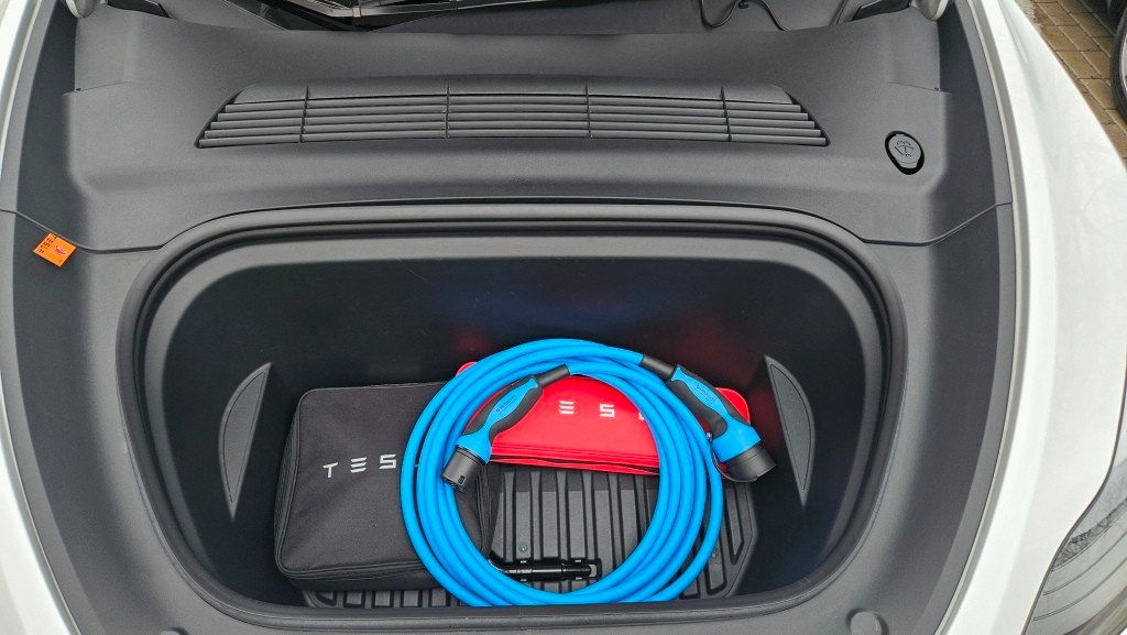 Tesla Model Y LR AWD Berlin Záruka SoH 95% - 8