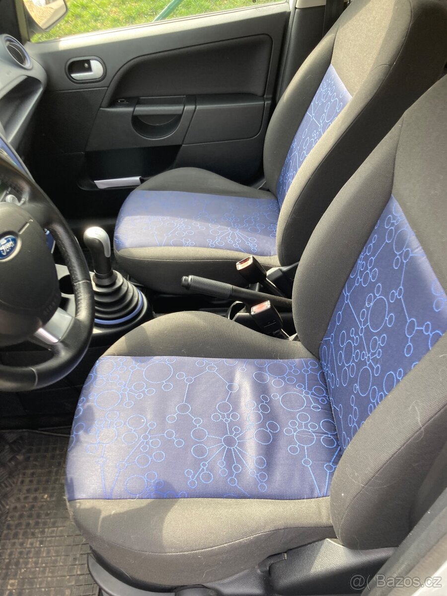 Prodám Ford fiestu, 1,3i, r.v.2008 - 8