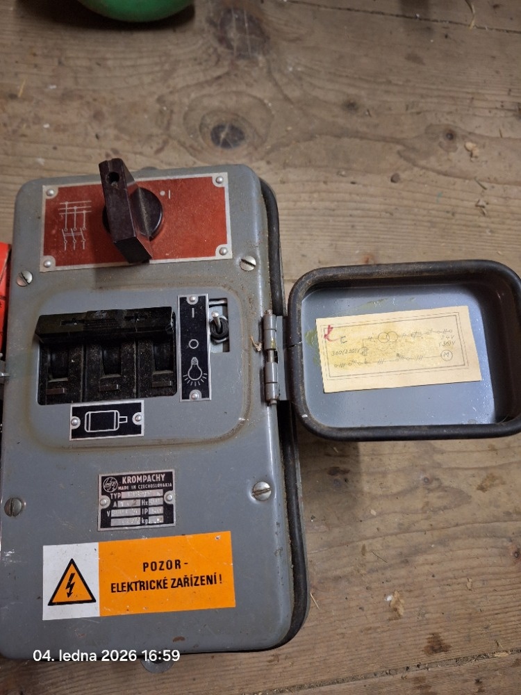 Věci ze stavby elektro a ostatní. - 8