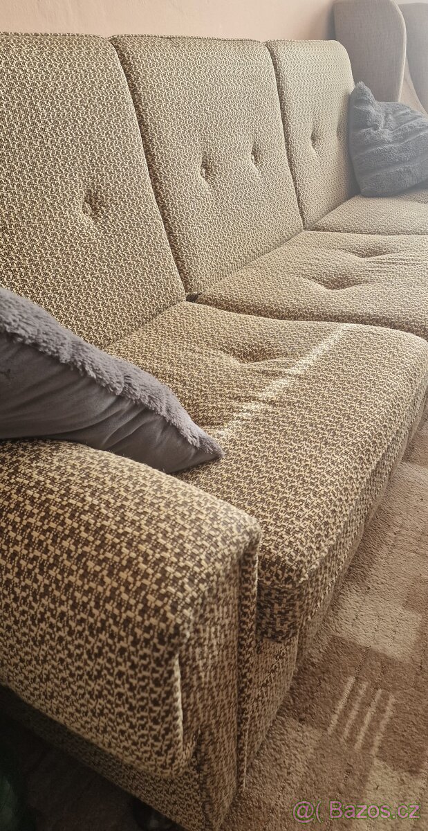 Nábytek z obývacího pokoje - 8