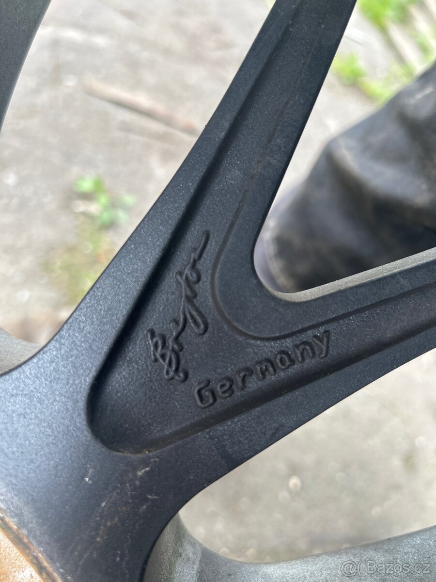 Breyton R20 dvourozměrná 5x120 et35 - 8