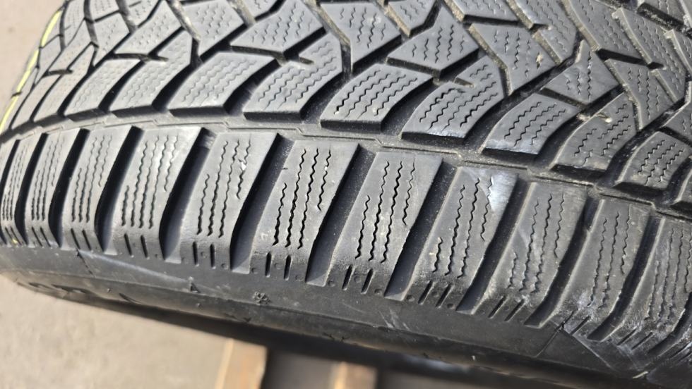 Zimní pneu 215/60/16 Dunlop - 8