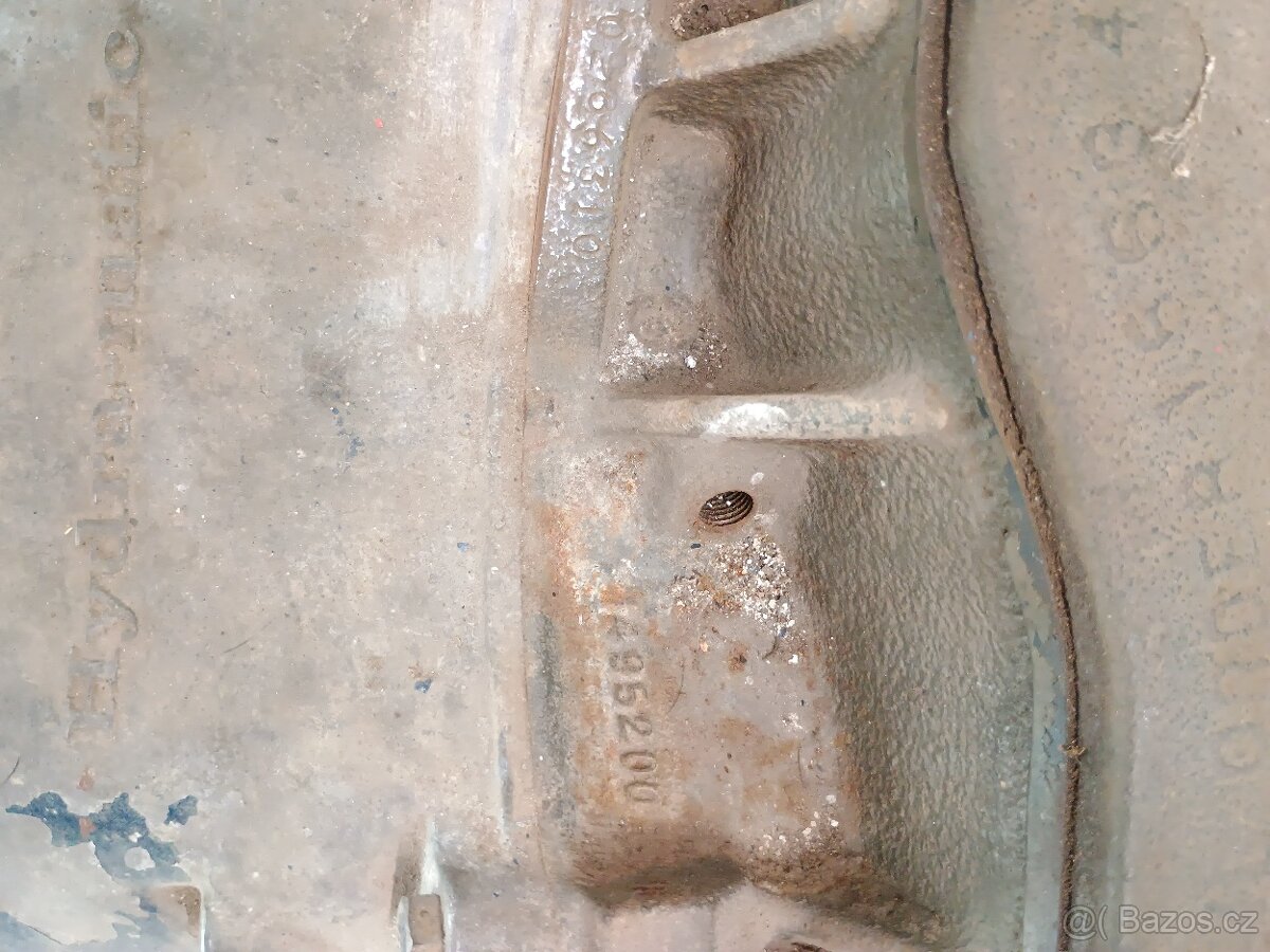 Cadillac 500cui,8,2 V8 motor a převodovka - 8