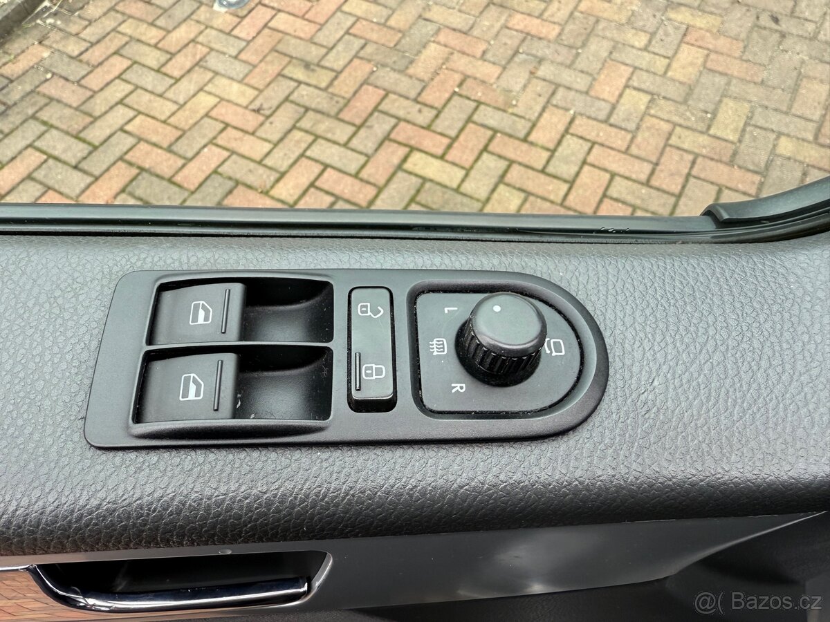 VOLKSWAGEN MULTIVAN T5 GP 2,0 TDI TEAM / 103 kW - 8