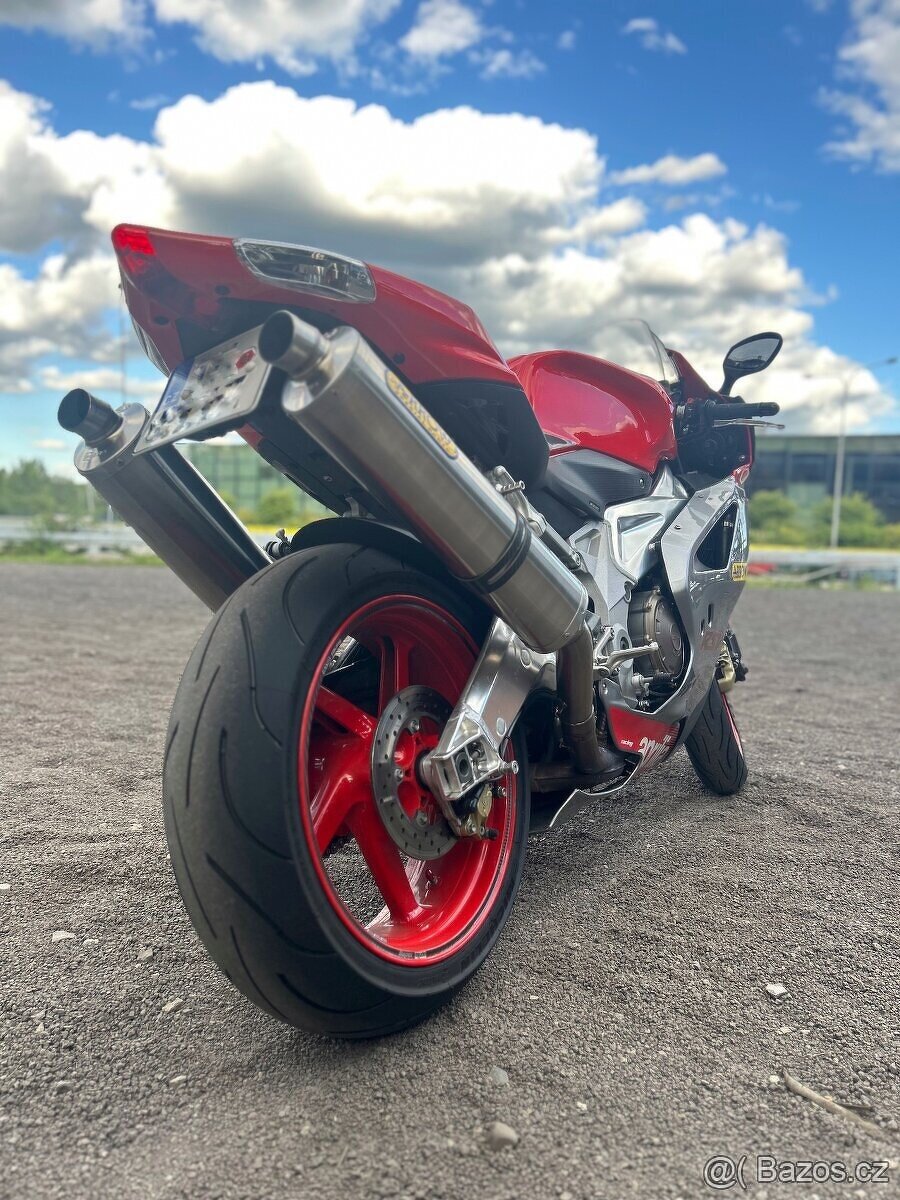Aprilia RSV 1000 R - 8