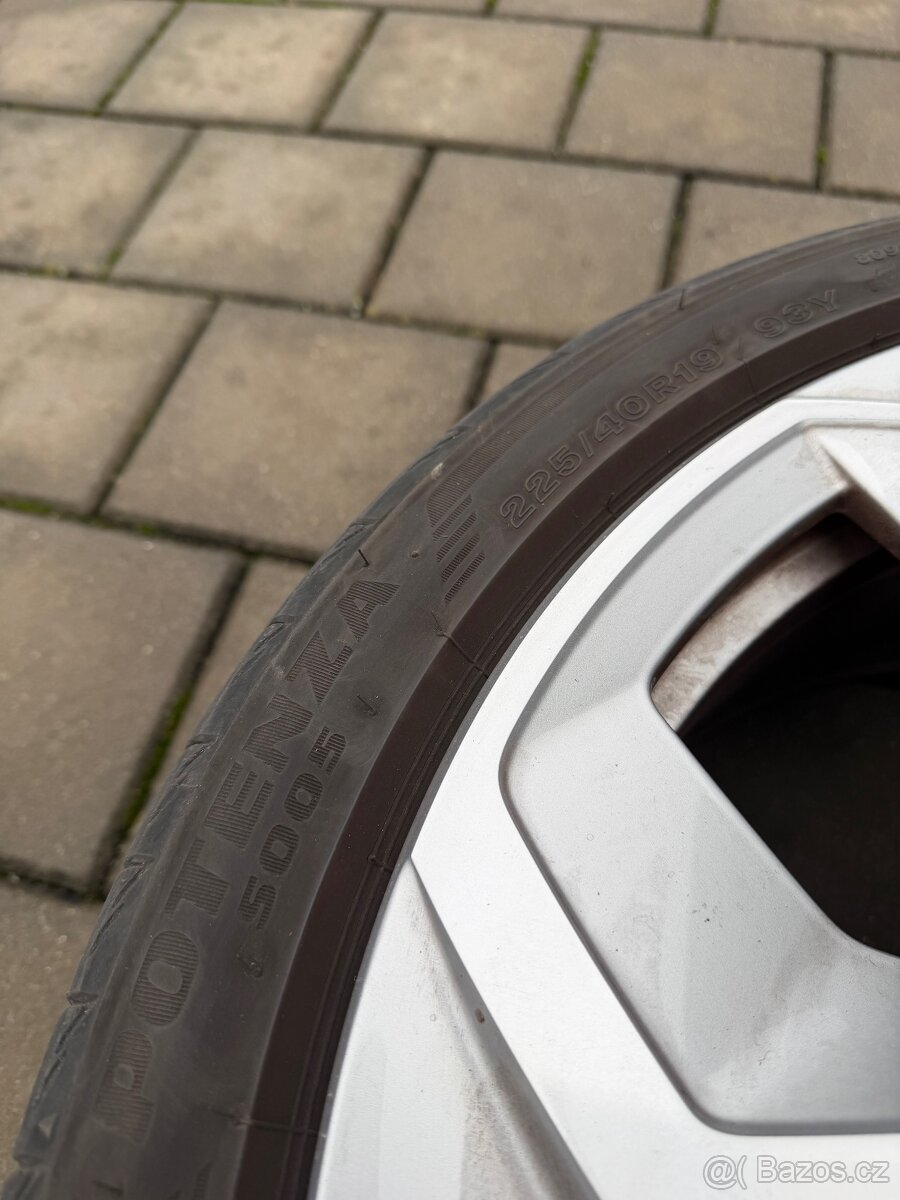 Letní sada Škoda Altair 19" + Brigestone 225/40 R19 - 8