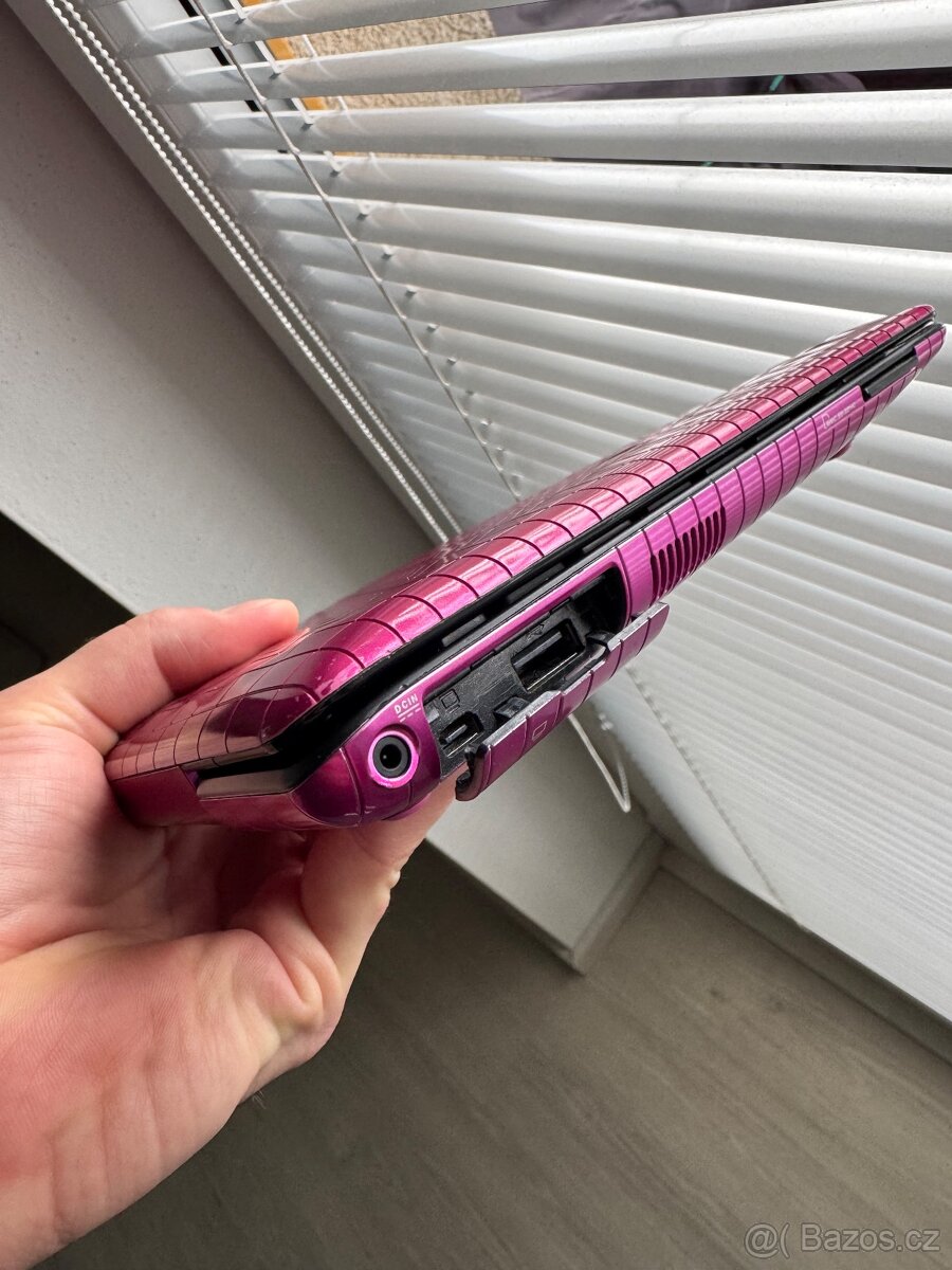 Asus EEE 1008P Karim Rashid collection - 8