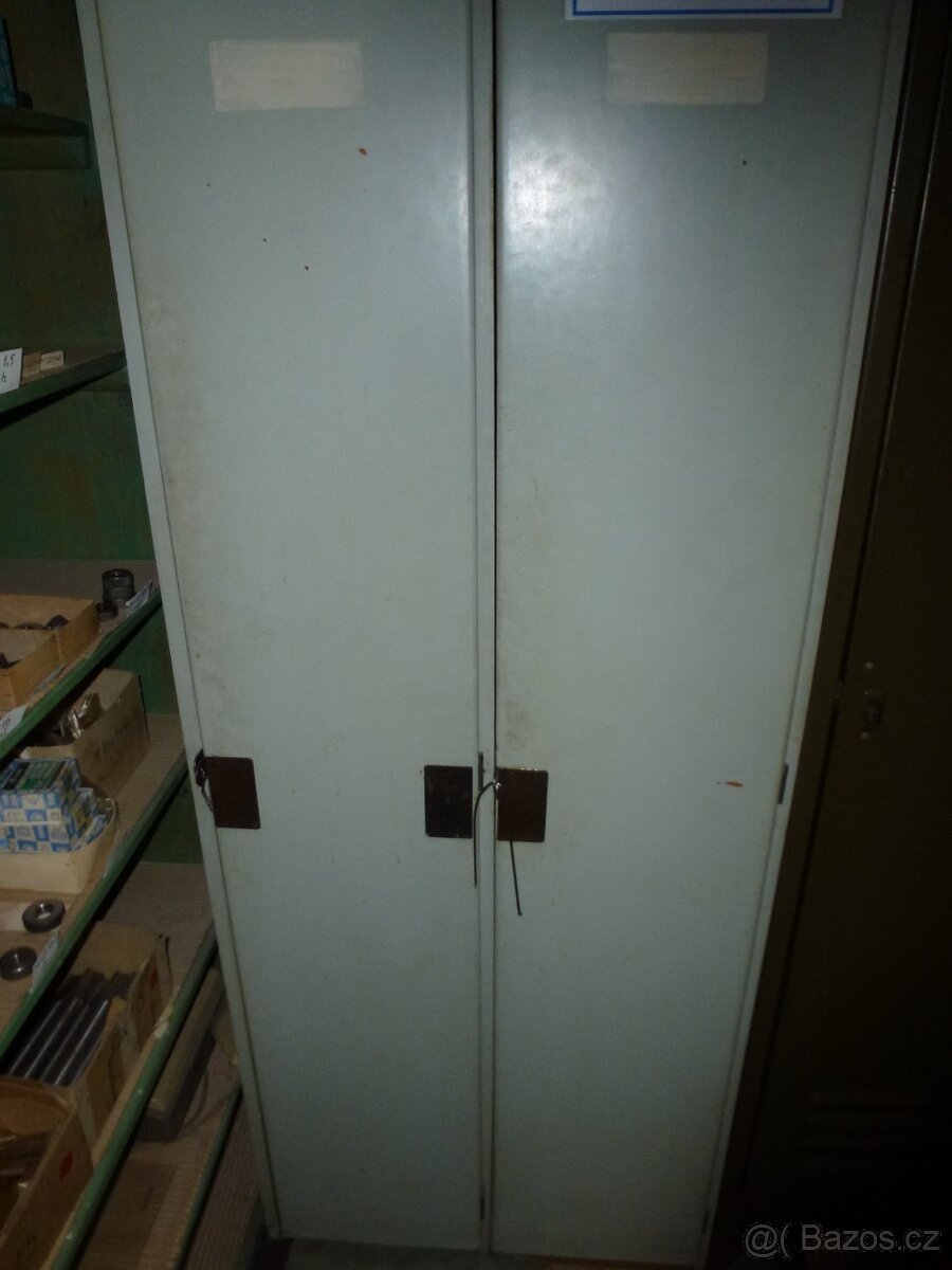 retro kancelář, dřevěný nábytek - 8