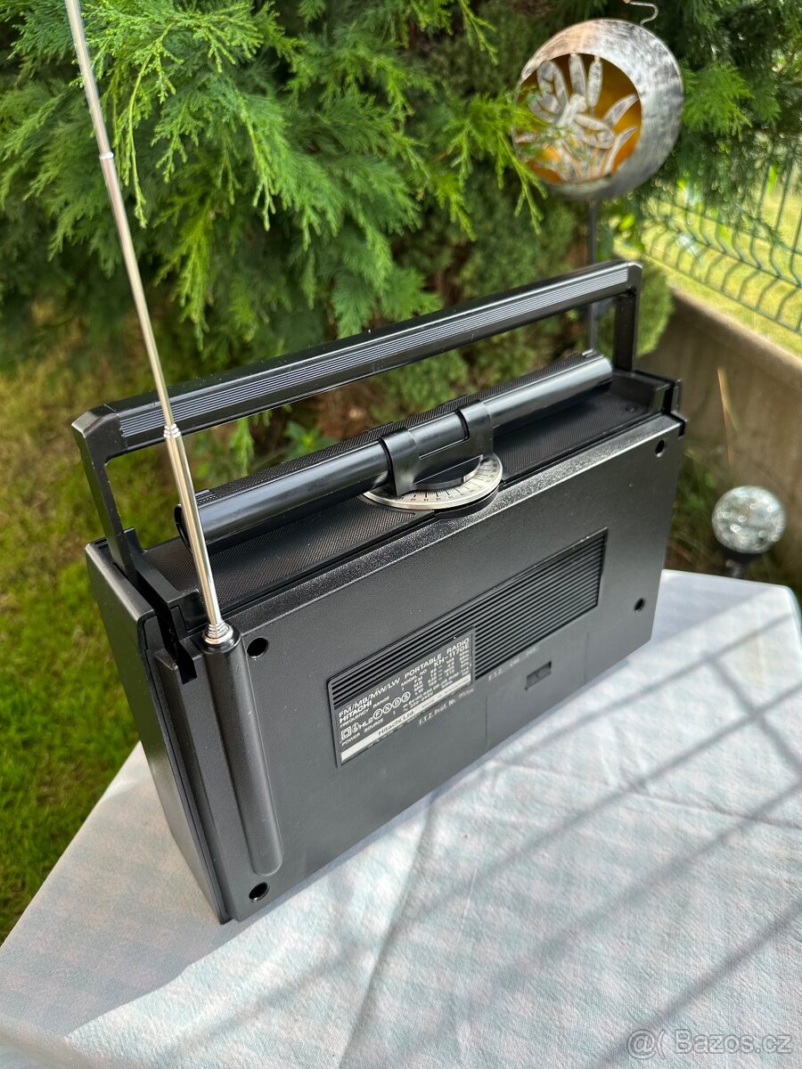 Hitachi Navigator II námořní rádio KH 1170 E rok 1977 - 8
