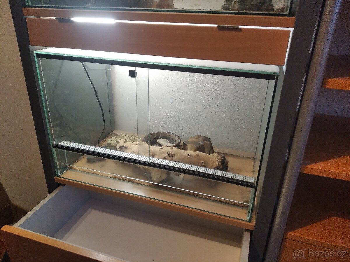 Skříň na dvě tararia + terária - 8